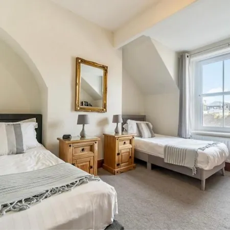 Newlands House - Quiet Retreat With Stunning Fell Views, Walk To Town Keswick (Cumbria)