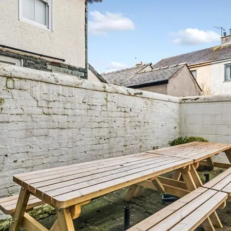 Newlands House - Quiet Retreat With Stunning Fell Views, Walk To Town Holiday home